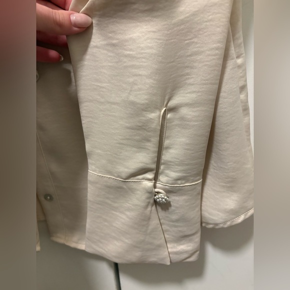 Zara Ruffled Blouse - Picture 3 of 6